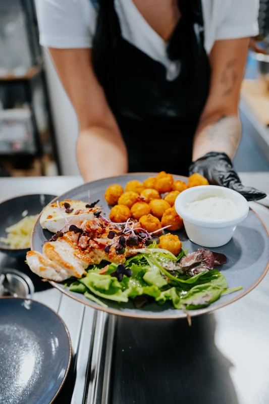 POINT Bistro — hotová jídla připravená k servisu