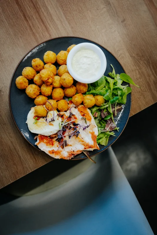 POINT Bistro — jídlo fotografované shora