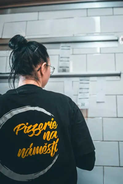 Pizzerie na náměstí //social